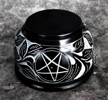 Hexenshop Dark Phönix Schwarze Speckstein Räucherschale mit Pentagram und floralem Muster